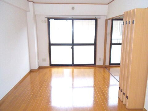 ユーミーセンターコム KMの居間・リビング