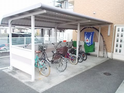 ユーミーセンターコム KMの外観|駐輪場