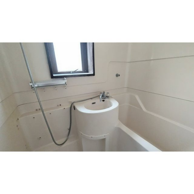 岐阜市本郷町２丁目のアパートの浴室