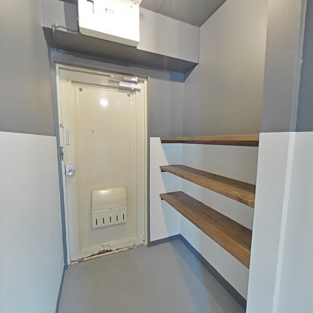 岐阜市北一色８丁目のアパートの玄関