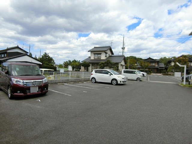ピオニーの駐車場