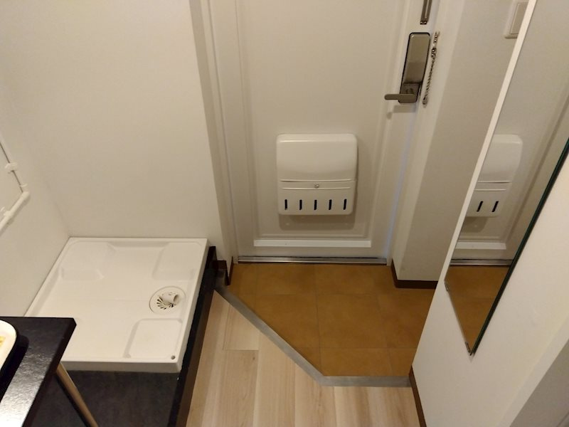 KTマンションの玄関