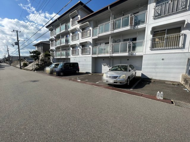 サンハイツ向陽Ⅰの駐車場