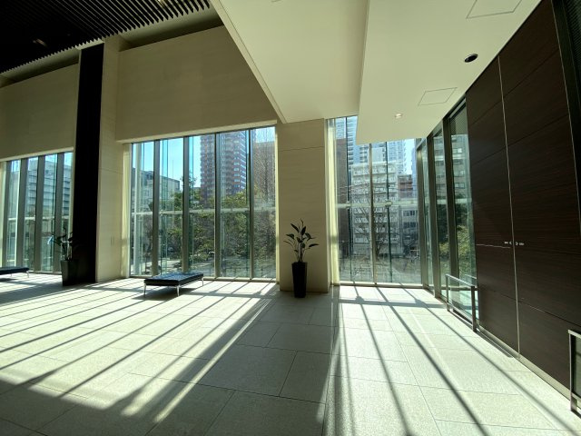 大阪ひびきの街 ザ・サンクタスタワーのロビー