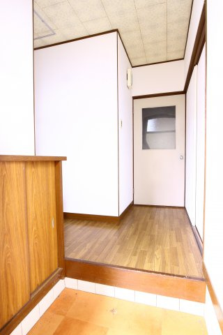 林コーポラスの玄関