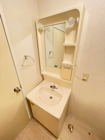 ハイツ本多聞の洗面所