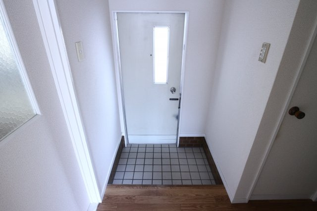 ハイツ千代が丘の玄関