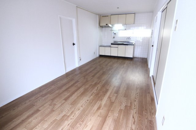 ハイツ千代が丘の居間・リビング