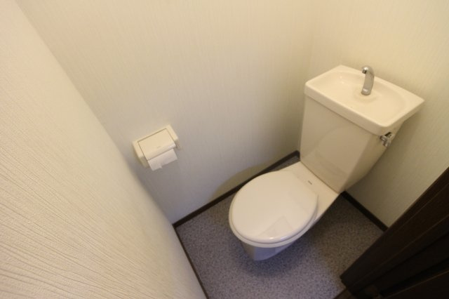 サンウィング神陽のトイレ|※同建物別部屋の参考写真です。