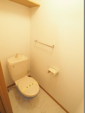 【トイレ】 | フィオーレ長行西 | 落ち着いた色調のトイレです