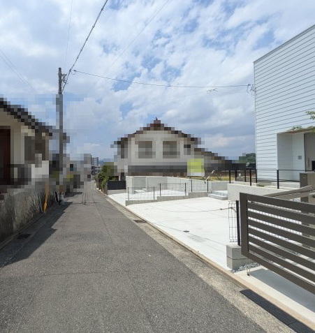 【前面道路含む現地写真】