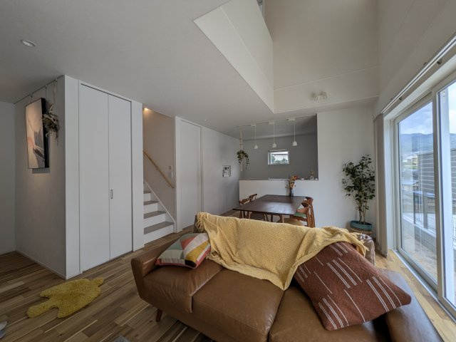 【居間・リビング】