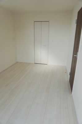 【洋室】 | リーブルファイン小山駅東通り | 南西