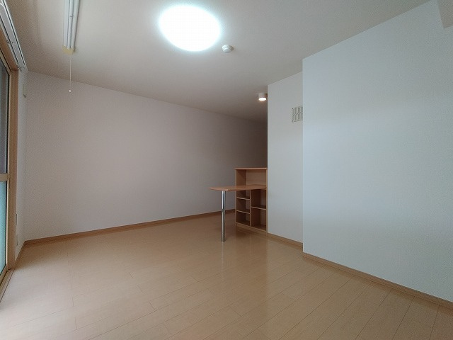 神戸市北区山田町下谷上字六地蔵のアパート