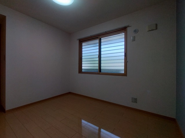 神戸市北区山田町下谷上字六地蔵のアパート