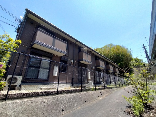 神戸市北区山田町下谷上字六地蔵のアパートの外観