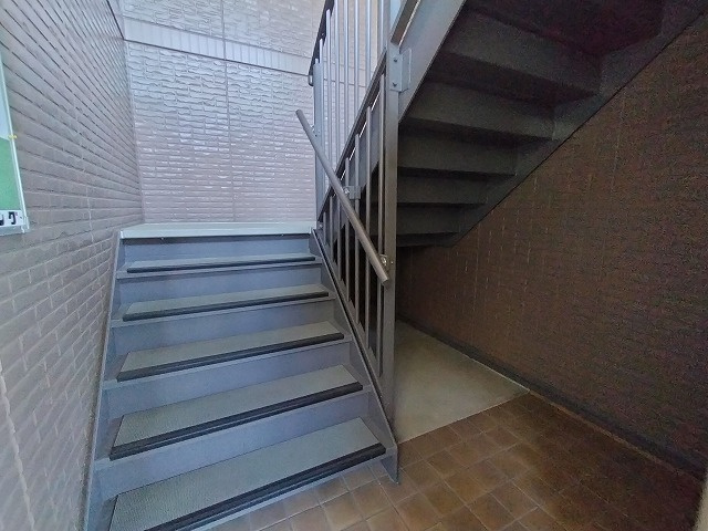 神戸市北区山田町下谷上字六地蔵のアパート