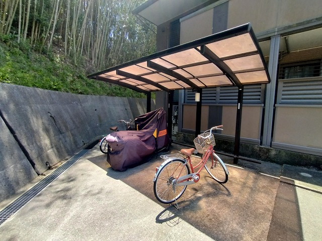 神戸市北区山田町下谷上字六地蔵のアパート