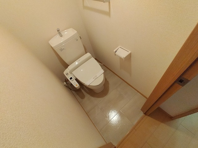 神戸市北区山田町下谷上字六地蔵のアパートのトイレ|ウォシュレット付