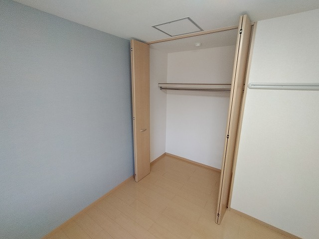 神戸市北区山田町下谷上字六地蔵のアパートの収納|クローゼット