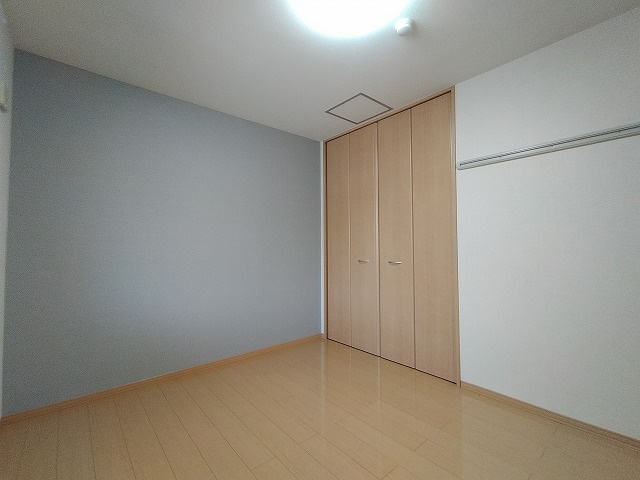 神戸市北区山田町下谷上字六地蔵のアパートの内装|洋室