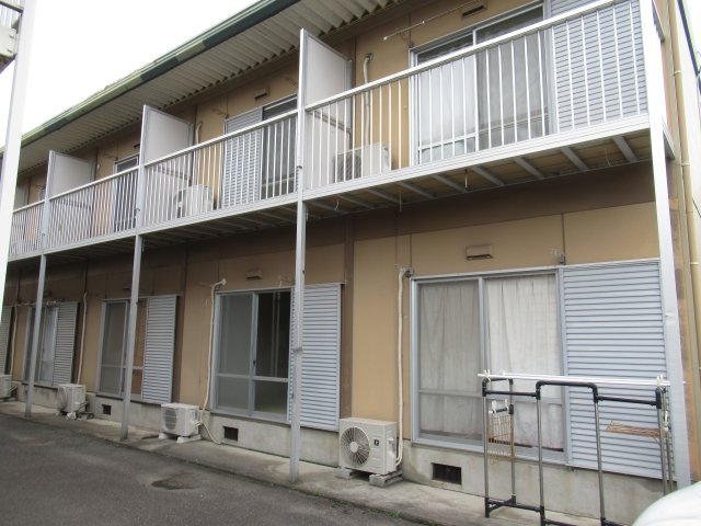 【設備】 | ハイツシンコーＢ | 洗濯機は玄関横外側になります