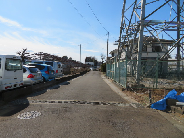 入間郡三芳町大字北永井の倉庫の周辺