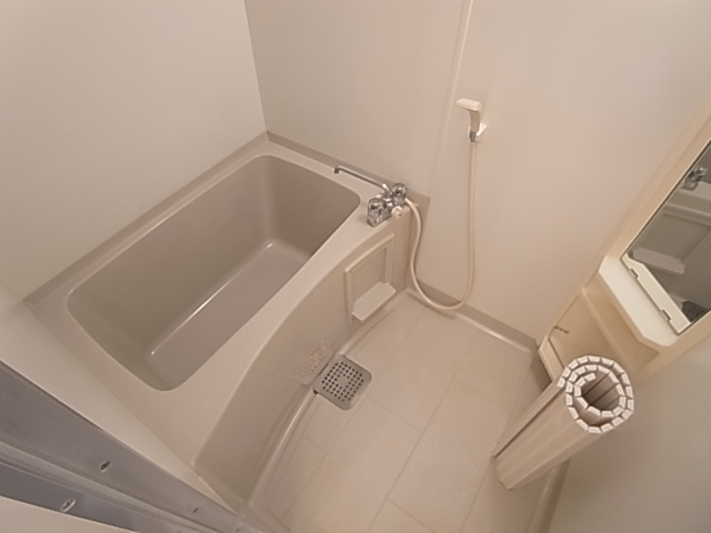 神戸市長田区松野通２丁目のアパートの浴室