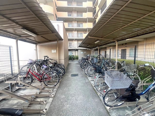 ◆リフォーム済みの美室◆広々専用庭＆テラス付き３LDK◆ディオ・フェルティ丹波橋右芳館のその他共用部分|駐輪場