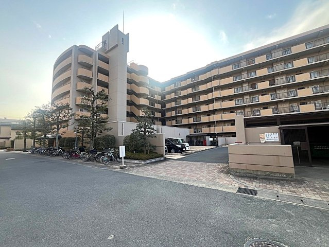 ◆リフォーム済みの美室◆広々専用庭＆テラス付き３LDK◆ディオ・フェルティ丹波橋右芳館の外観|外観