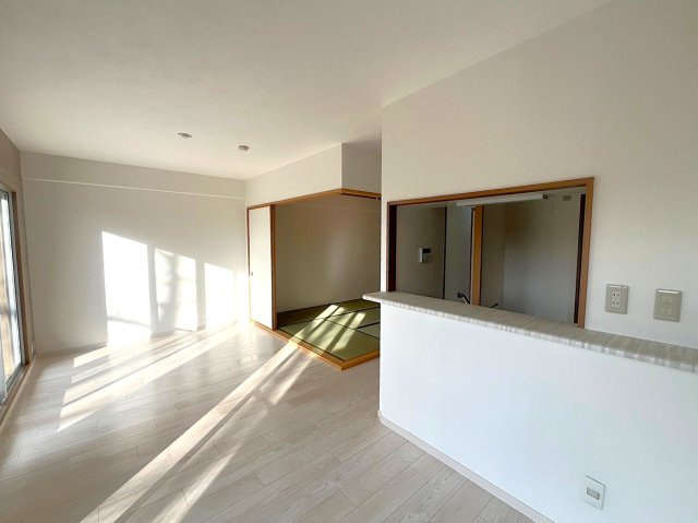 ◆リフォーム済みの美室◆広々専用庭＆テラス付き３LDK◆ディオ・フェルティ丹波橋右芳館の居間・リビング|リビング