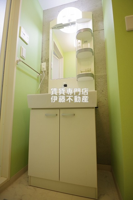 マリアロッソ天神山の洗面所