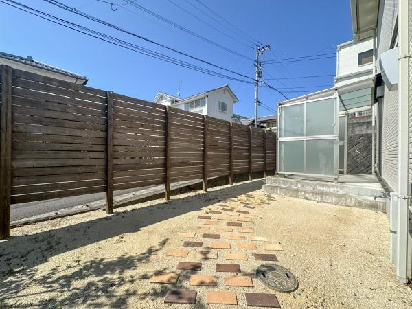 つるさき陽光台　中古の庭