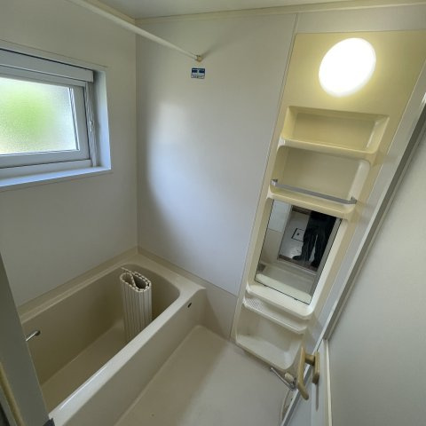 登別市美園町6丁目38-1戸建の浴室