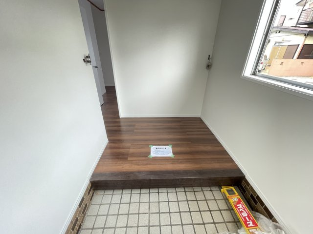 藤岡市藤岡　中古1390の玄関