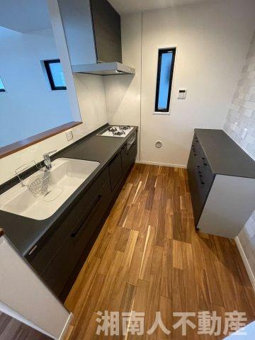 茅ヶ崎市萩園　新築戸建てのキッチン|きれいなキッチンです