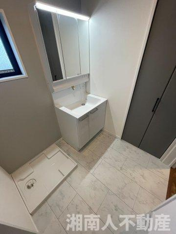 茅ヶ崎市萩園　新築戸建ての脱衣所