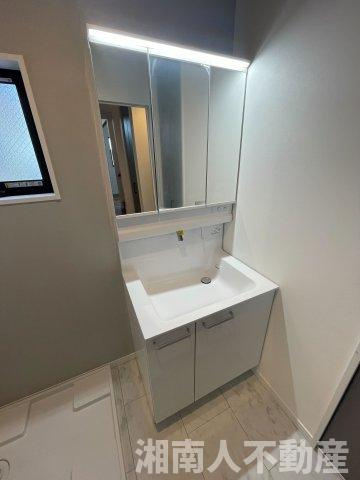 茅ヶ崎市萩園　新築戸建ての独立洗面台|朝の身支度には欠かせない独立洗面化粧台