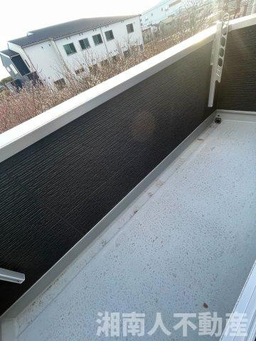 茅ヶ崎市萩園　新築戸建てのバルコニー|バルコニー付きです