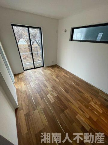 茅ヶ崎市萩園　新築戸建ての洋室|広々とした洋室です