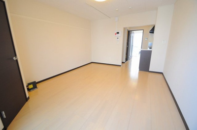 【居間・リビング】 | レオネクストコーラルアイル小倉 | お部屋です。