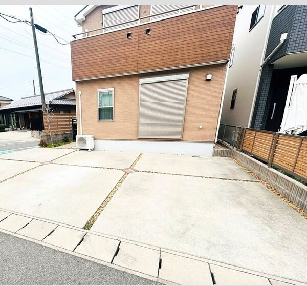 谷田町北屋下戸建の駐車場
