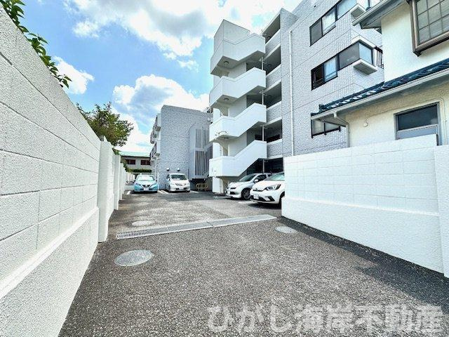 ライオンズマンション茅ヶ崎海岸の駐車場|新規リフォーム完了！敷地内駐車場