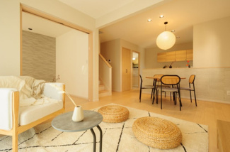 【居間・リビング】 | 宇都宮市末広１丁目　戸建 | LDK約15.8帖