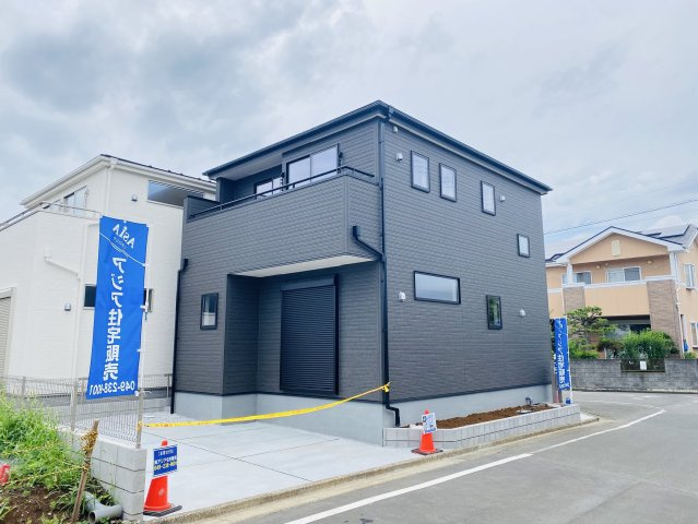 月々７万円台～　新築戸建　川越市かすみ野 第5の前面道路含む現地写真|現地（2025年6月）撮影　1号棟　前面道路：北側６ｍ公道、東側６ｍ公道