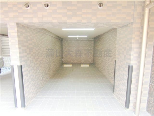 ルーブル大森西弐番館の駐車場|敷地内平置き駐車場　空き状況等詳細はお問合せ下さい。