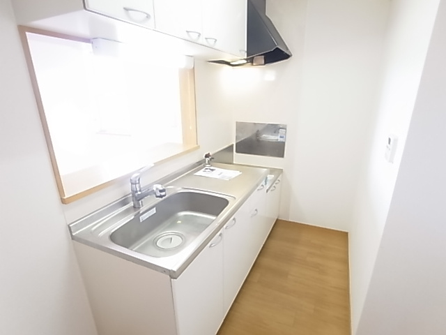 神戸市須磨区東落合２丁目のアパートのキッチン