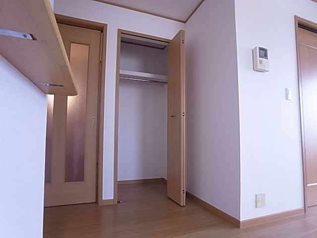 神戸市須磨区東落合２丁目のアパートの収納|クローゼット