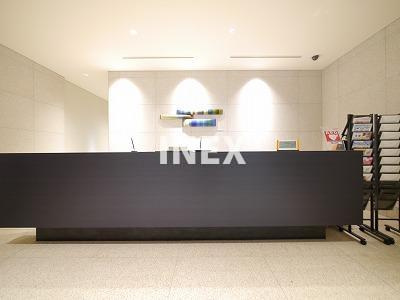 横浜市西区みなとみらい６丁目の賃貸マンションのエントランス