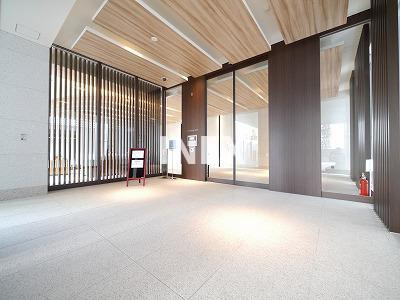 横浜市西区みなとみらい６丁目の賃貸マンションのエントランス